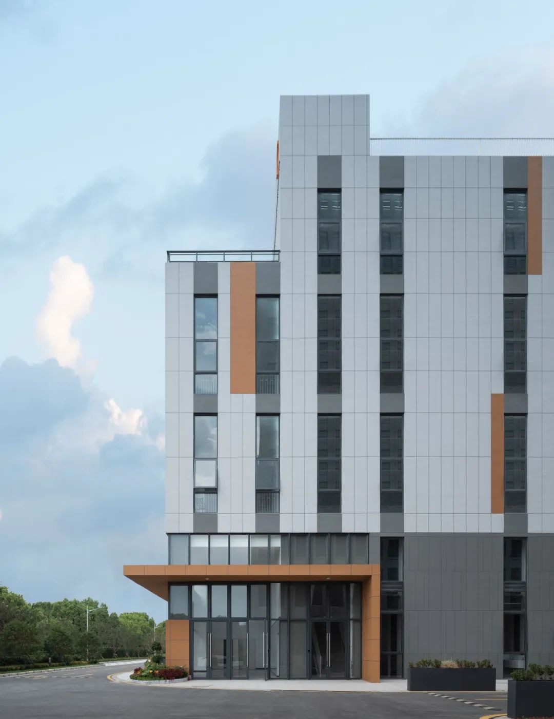 低成本策略下的新型产业园设计：上市科创园二期项目-40