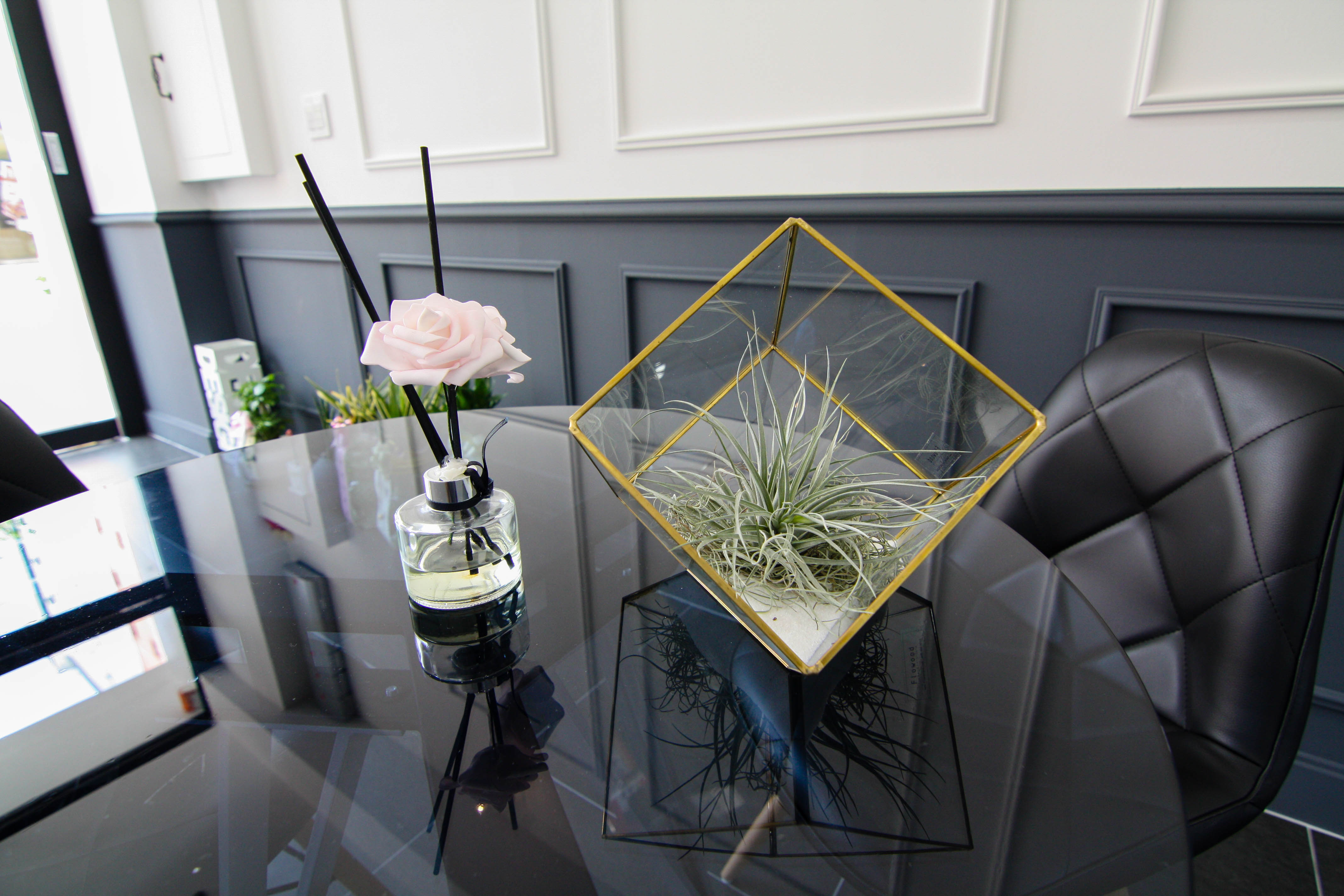 现代简约风婚庆珠宝店设计-13