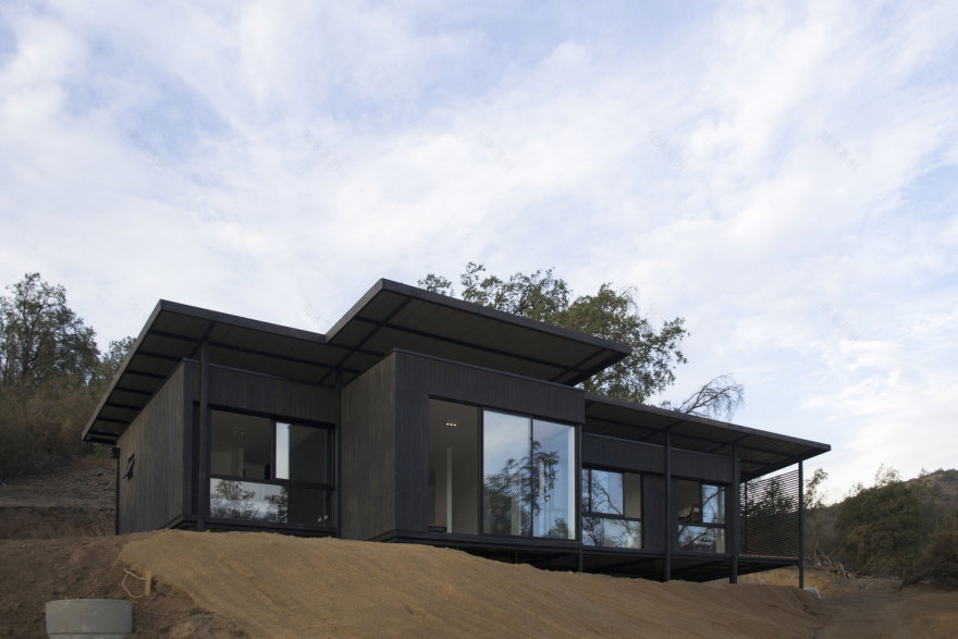 智利瓦尔帕莱索 90 平米现代度假屋,木质与玻璃的生态对话-12