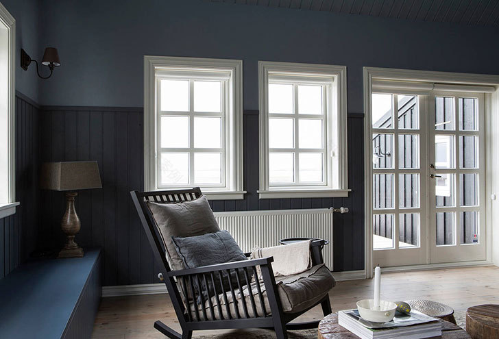 冰岛火山旁的神秘黑木屋-5