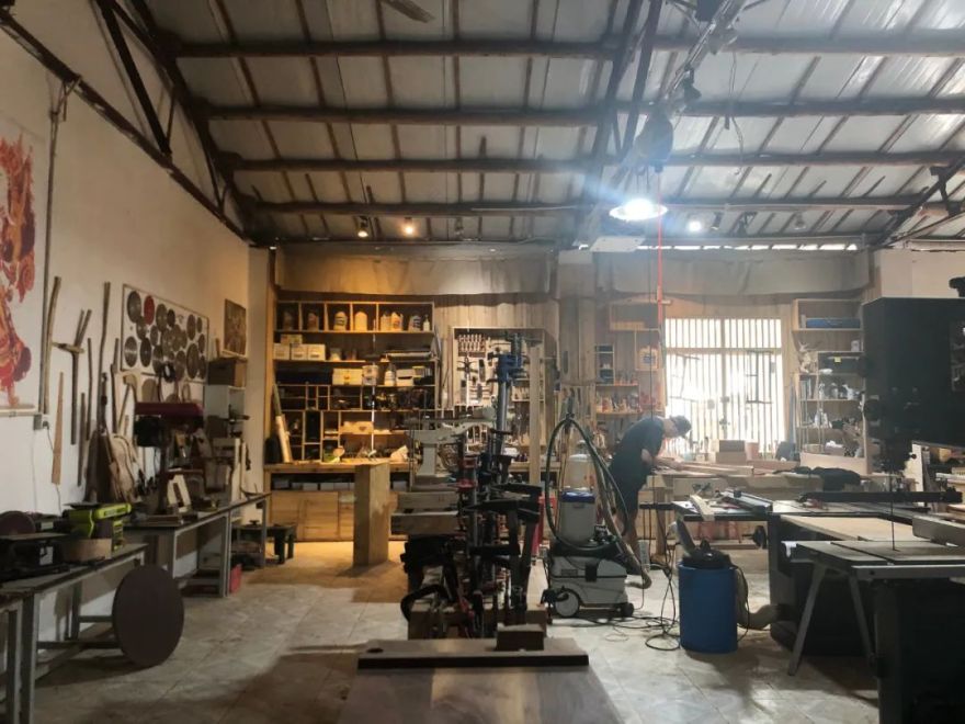 11 个陌生人同居 3 年,私生活首次曝光 | 看似佛系,实则野心勃勃-117