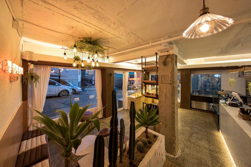 18 平小户型打造温馨烘焙店-6