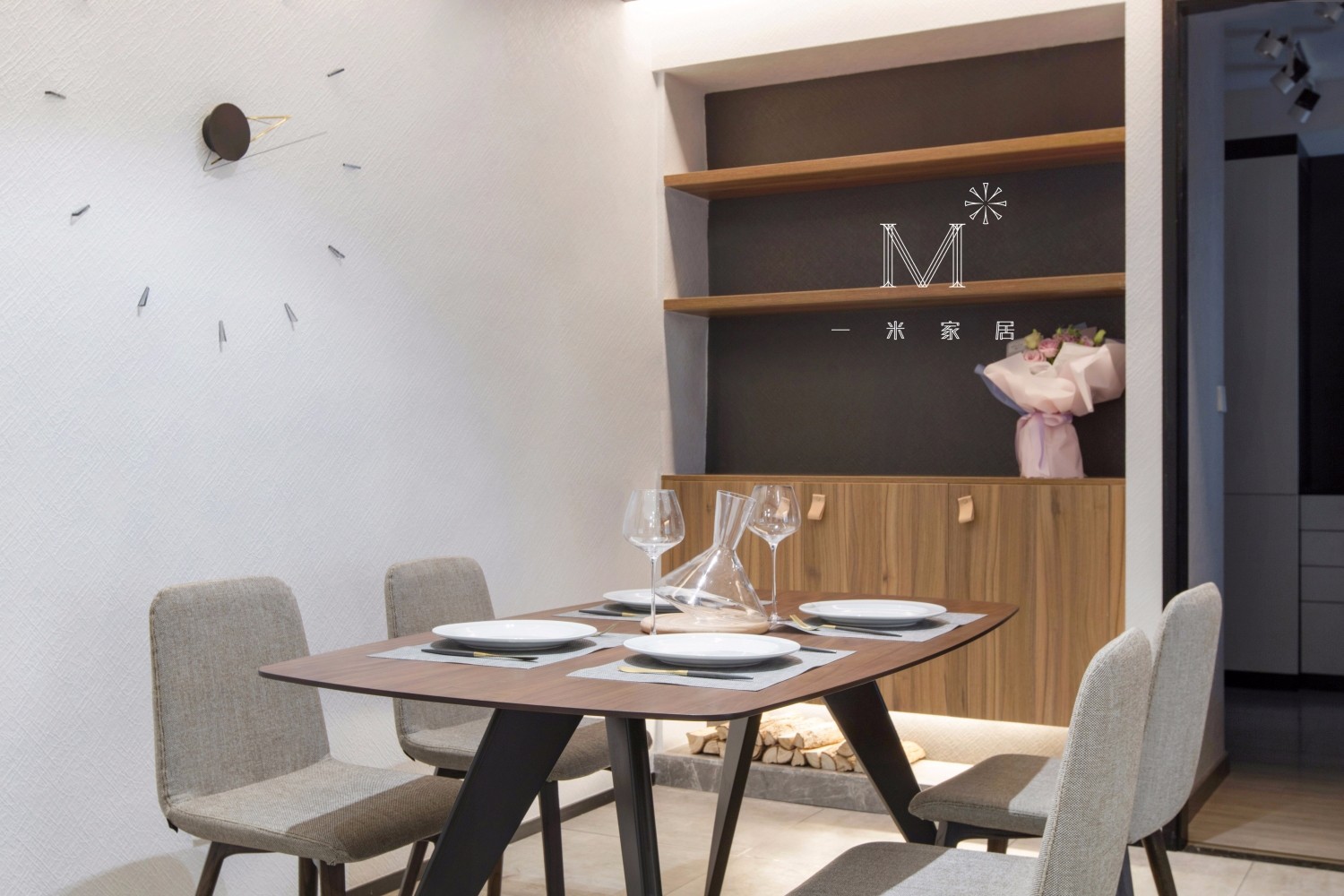 110m²现代极简住宅 | 金属与木质的简约艺术-9