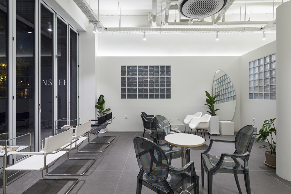 21 平现代黑白风格咖啡厅设计-7