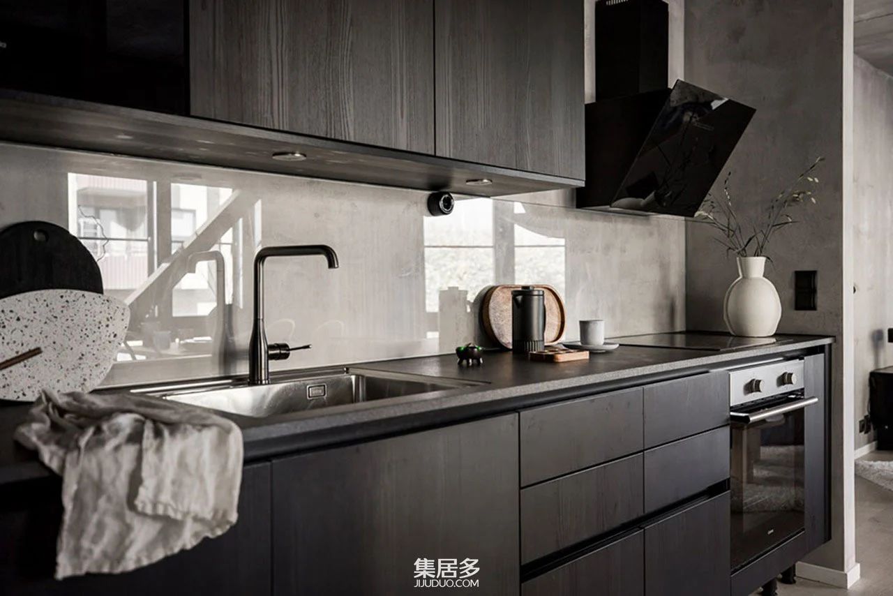 混凝土墙的斯堪的纳维亚小型公寓丨瑞典-14