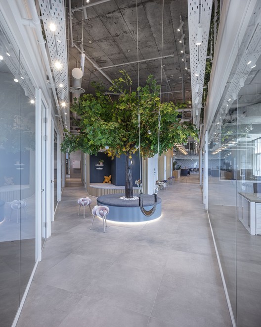 创新医疗科技公司的活力办公空间-9