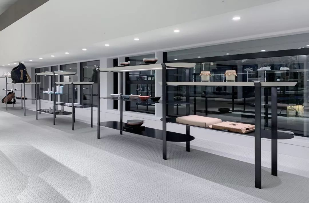 nendo 打造东京商业综合体,极简设计展现灵动趣味-97