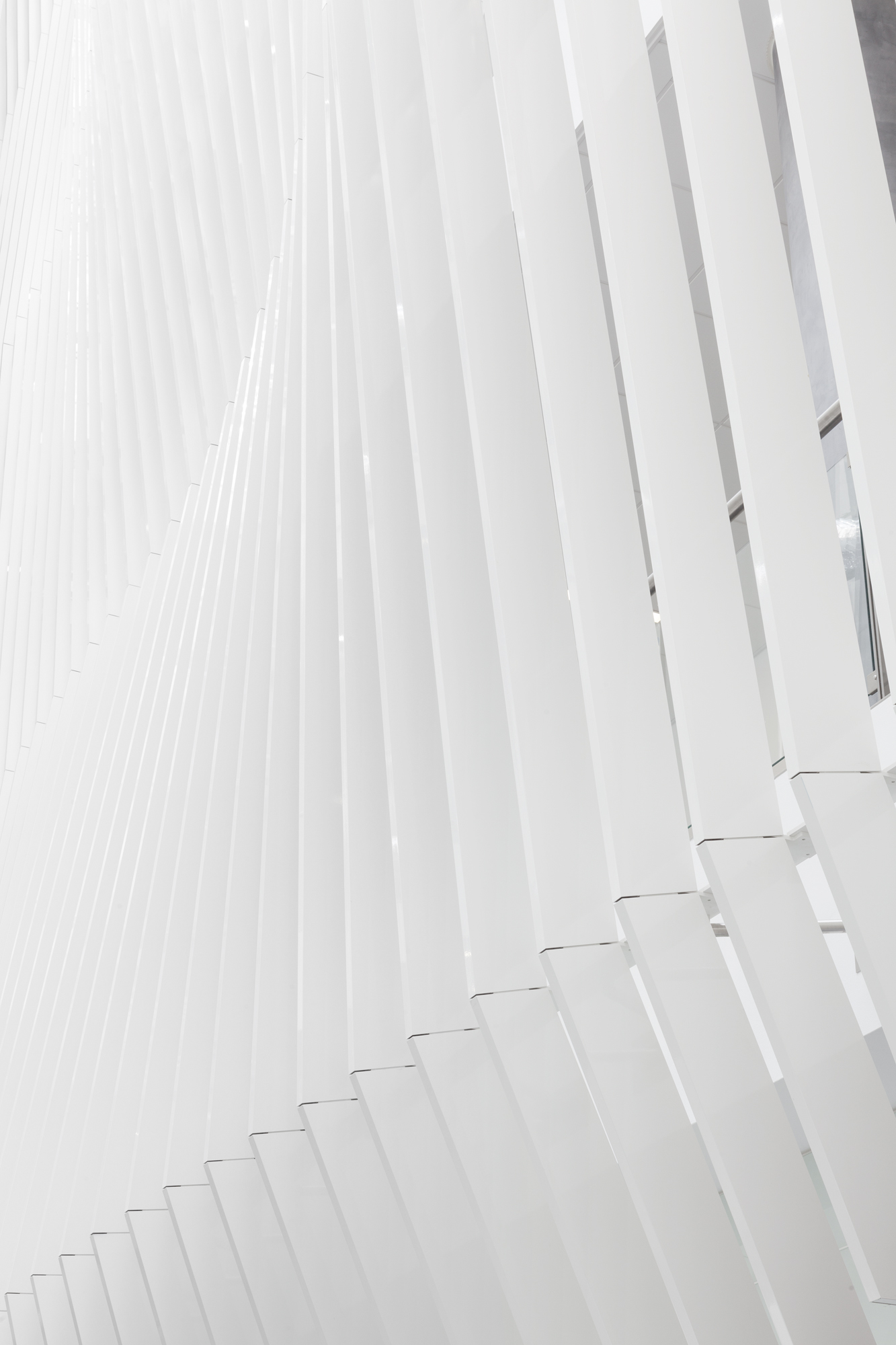 布拉格 KKCG 建筑室内设计 | 垂直花园与自然材料的融合-11