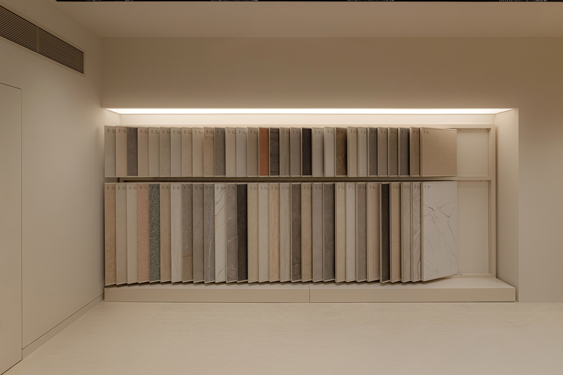 欧好室室内设计（注：Ohouse可能是品牌名，音译为欧好室，这里Interior常见意为室内设计 ，整体推测为相关品牌业务内容，若有更准确背景信息，翻译可能更精准） 丨Docent Design-11