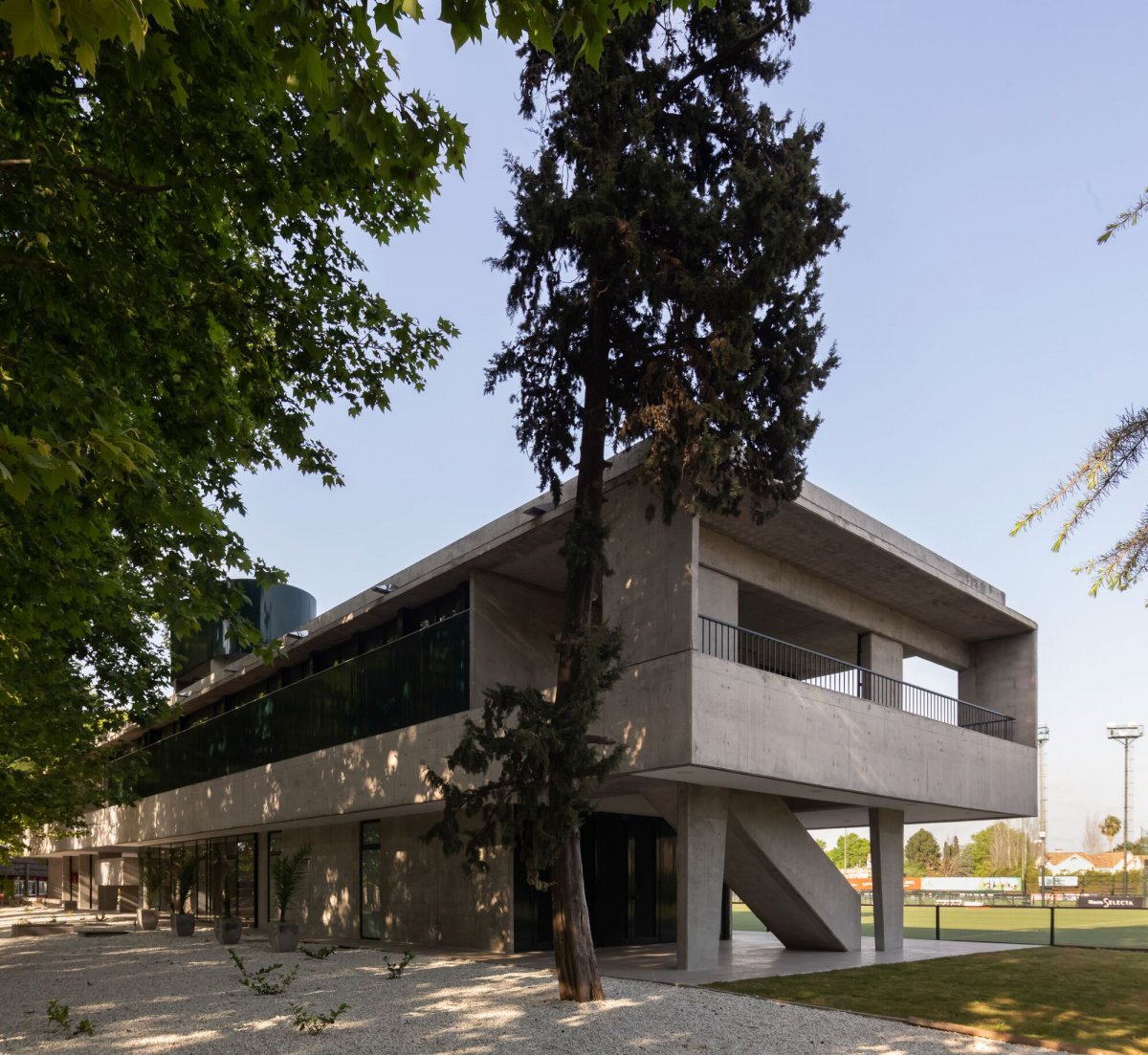 阿根廷罗萨里奥赛马俱乐部曲棍球更衣室设计丨Estudio Martin Elias Arquitecto-12