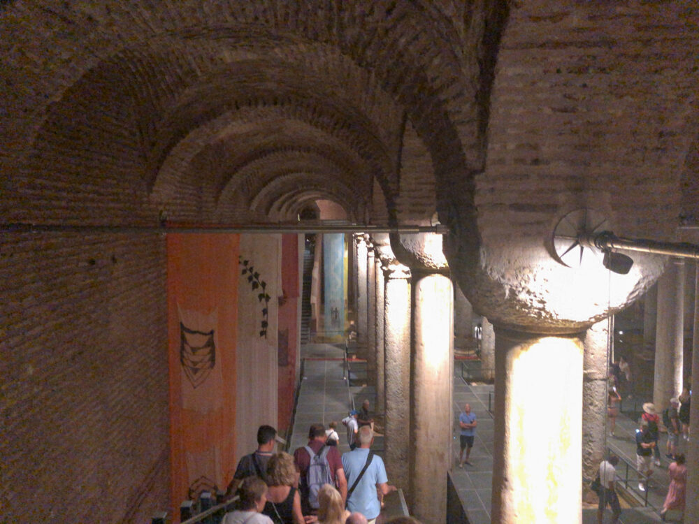 イスタンブールの地下宮殿（伊斯坦布尔的地下宫殿）丨不明-28