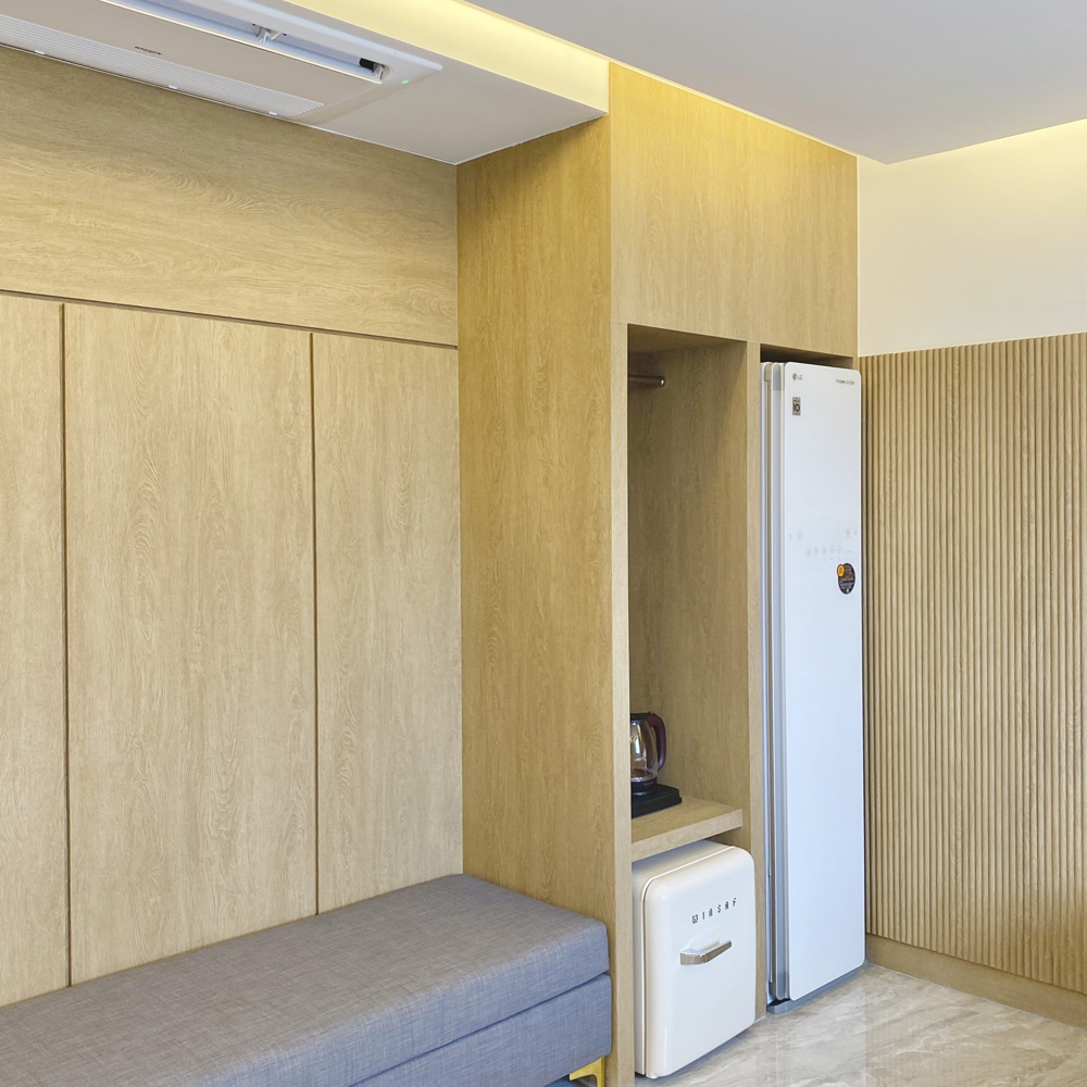 简约酒店设计典范 | 白色木纹诠释温馨空间-7