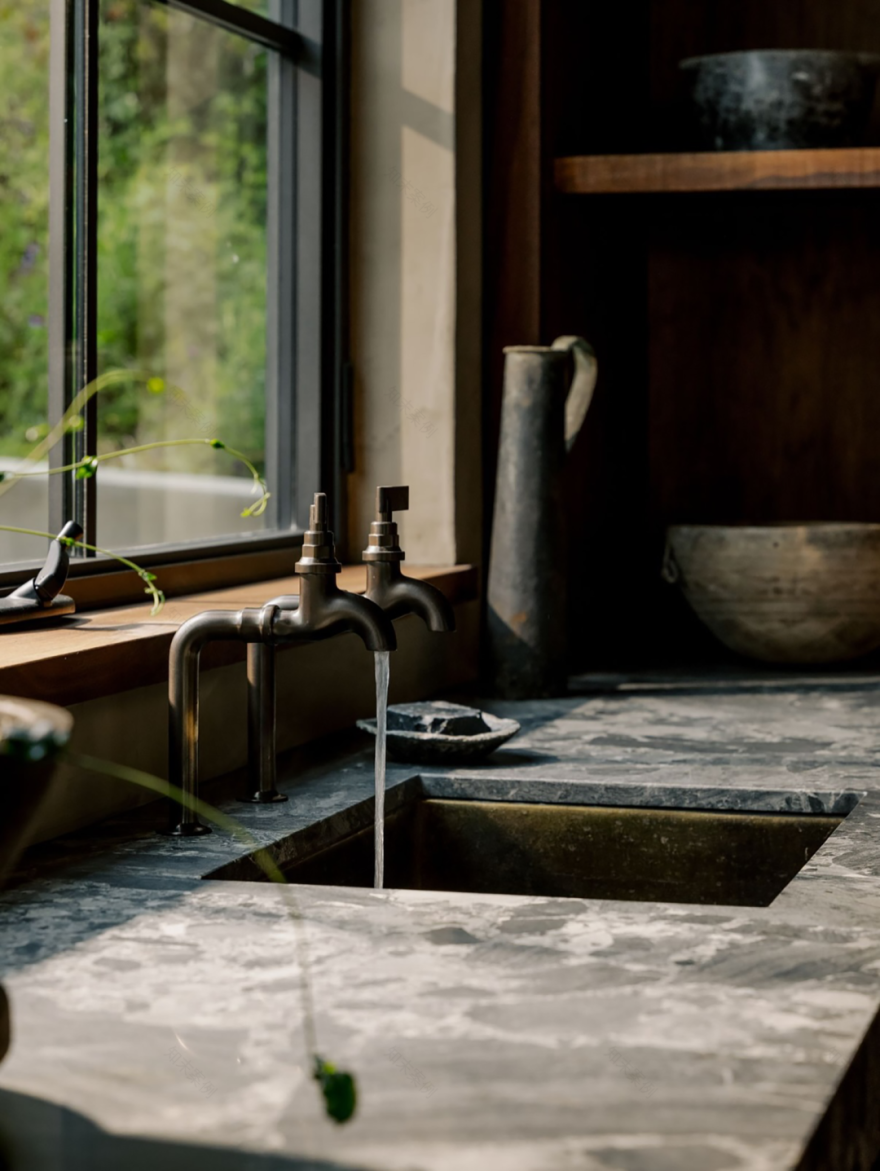 侘寂之墅(Egg House)丨美国纽约丨艺术家夫妇Chad Hagerman和Allison Ochmanek-27