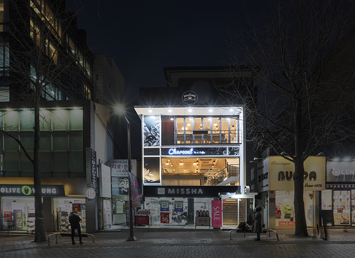 60 平现代复古红茶店，惊艳的室内设计-2