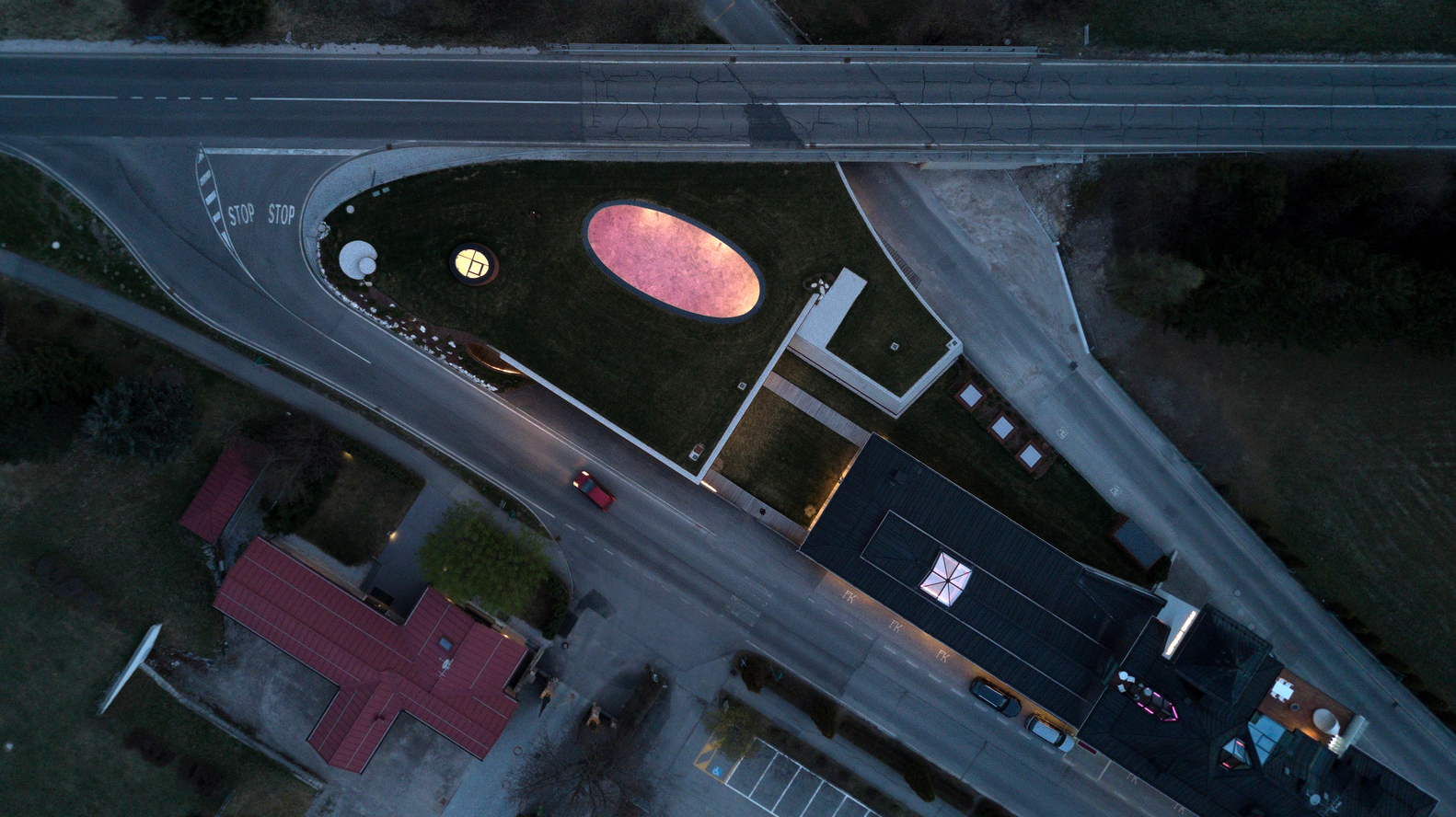 弗朗茨·克拉勒品牌南蒂罗尔地区奢侈品购物建筑设计-103