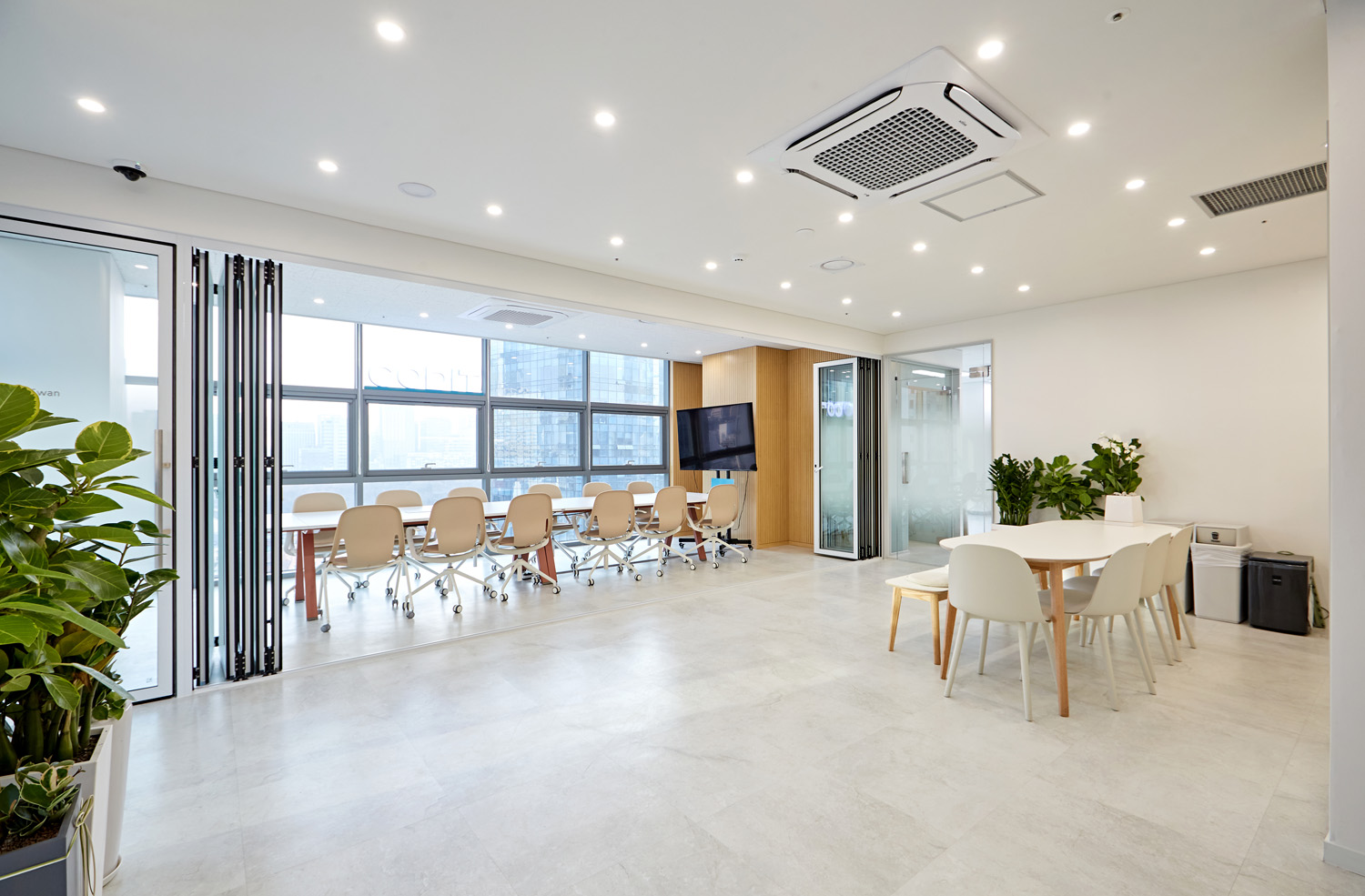 现代简约风格的 67 平米办公室设计-15