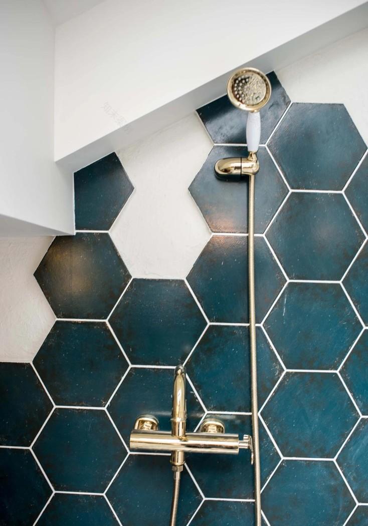 复古阁楼变精致星空浴室,专业设计实现泡澡看星星梦想-54