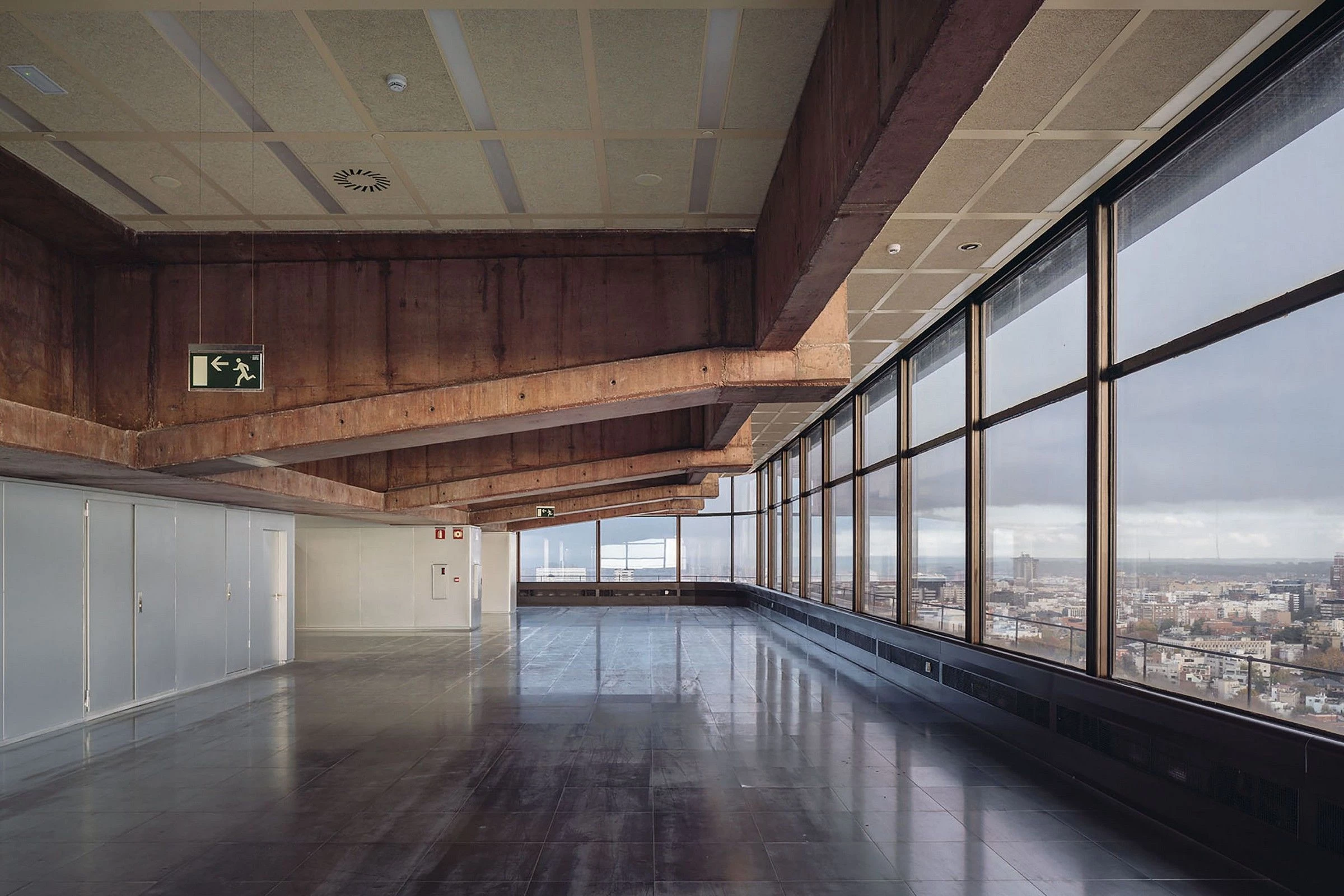 致敬经典 | 马德里 Castellana 81 塔楼的极致修复-19