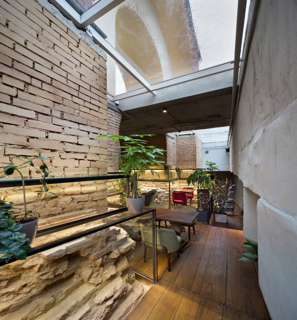 奥斯坦尼街垒酒吧 OSTANNYA BARYKADA / loft buro-34