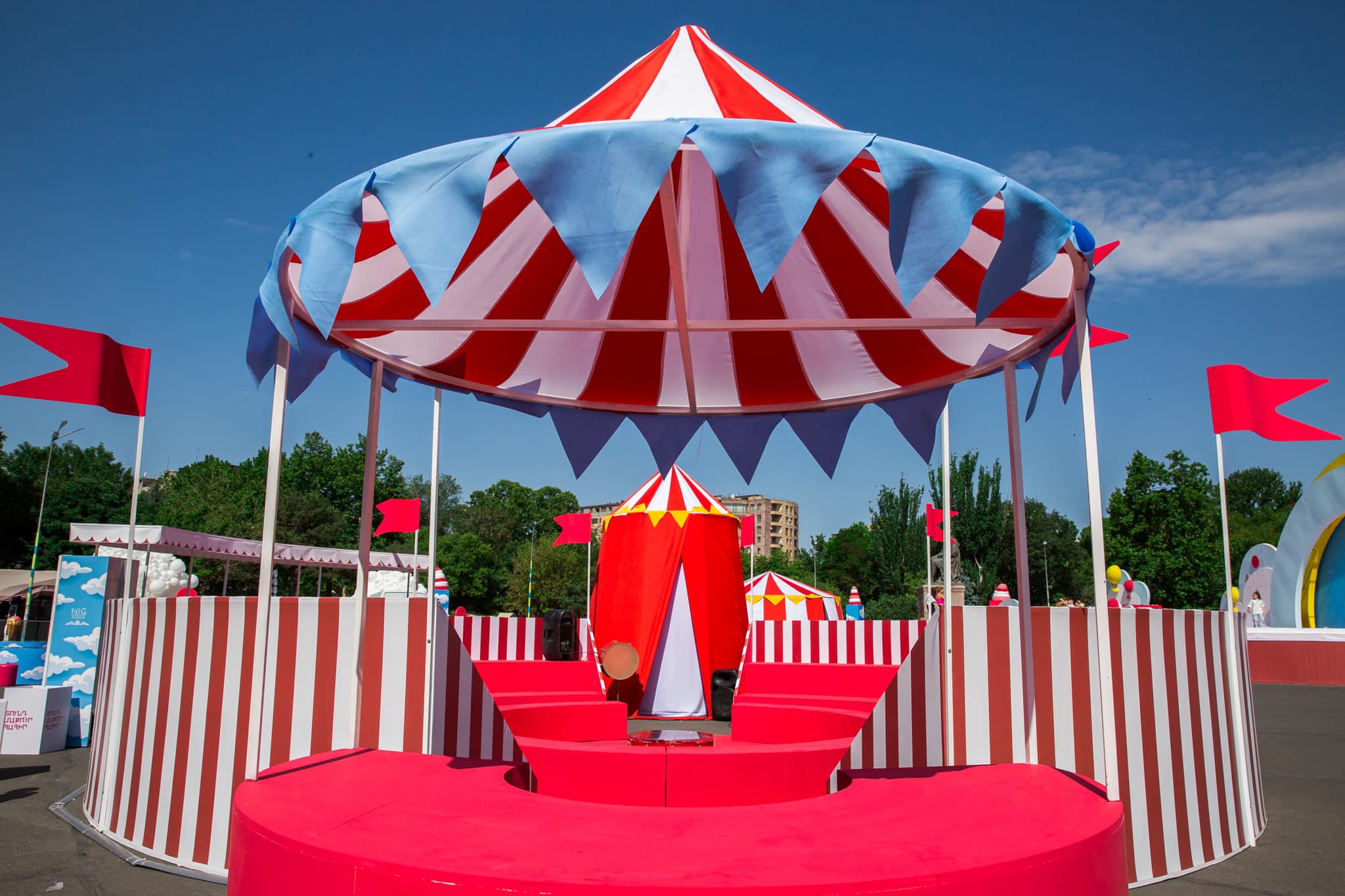 “Come to the Playground”活动布置-7