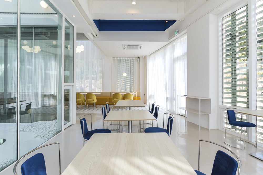 现代高级的布兰奇咖啡馆设计-5