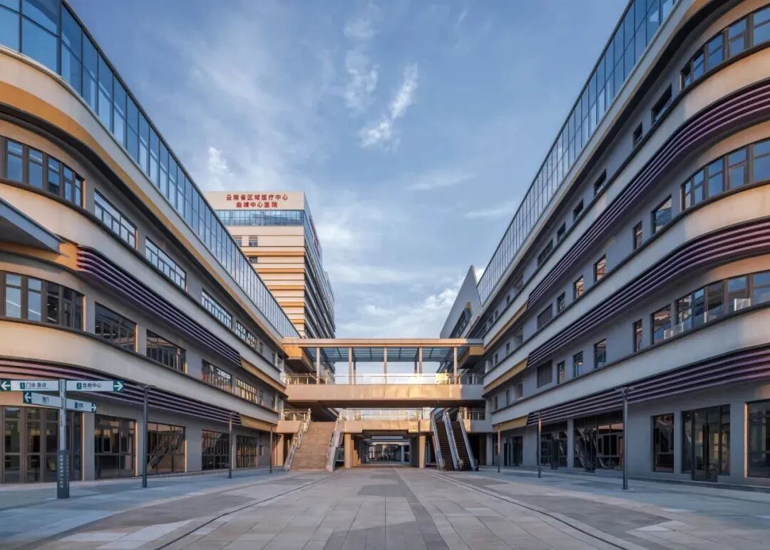 绿谷理念引领在地性建筑丨华建集团上海院设计云南省曲靖区域医疗中心建设项目即将建成交付-57