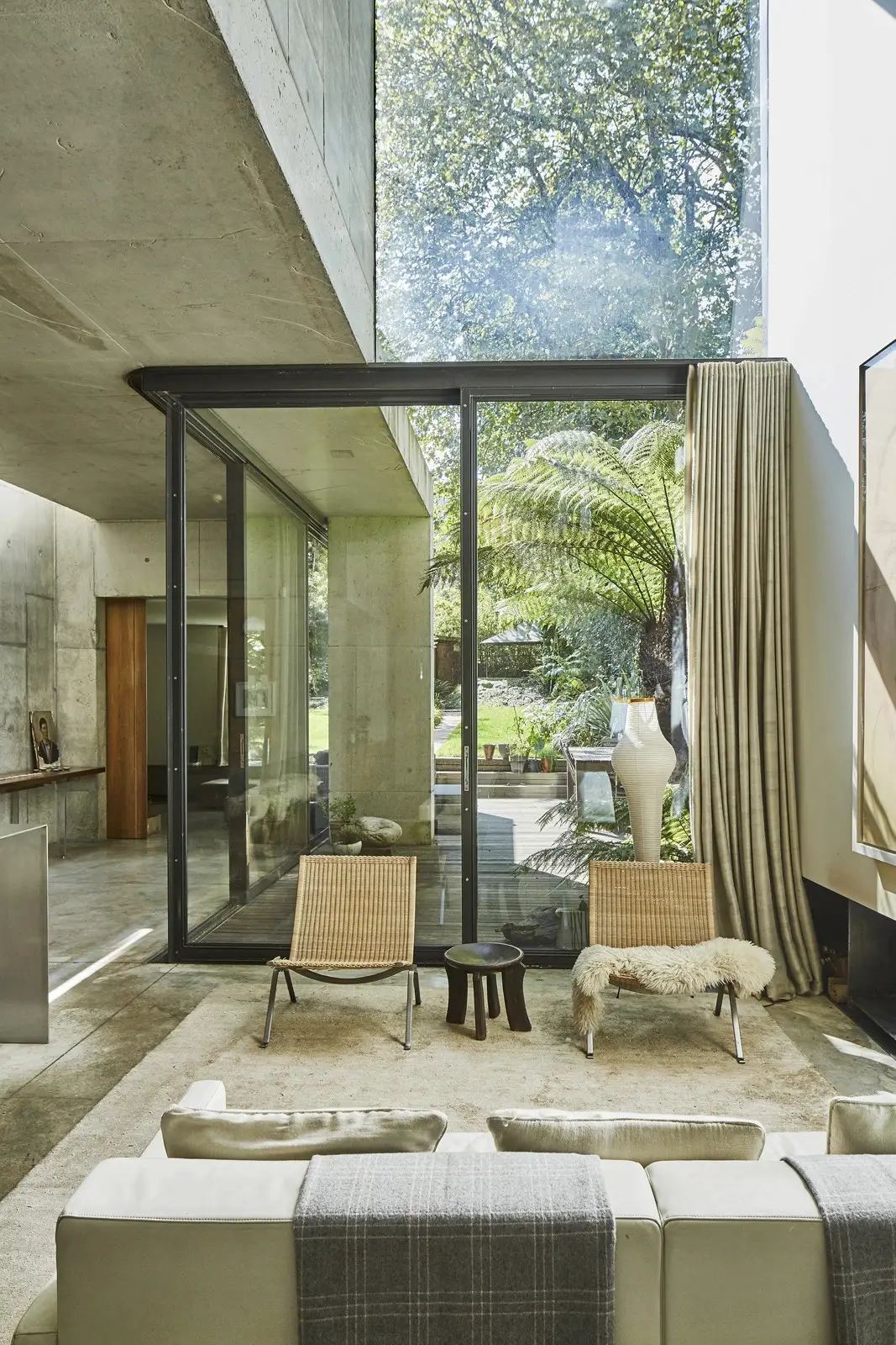 伦敦隐藏式现代混凝土别墅设计-2