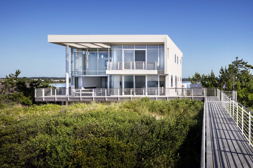 Flying Point Residence  Richard Meier-10