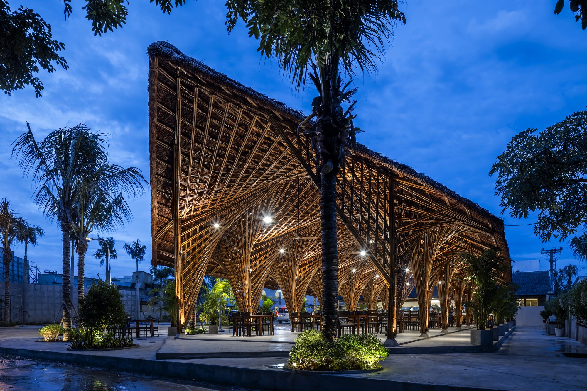 坚海鲜酒家丨越南丨BambuBuild-25