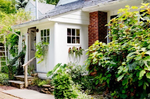My Houzz: Lush Landscaping Creates an Idyllic, Personalized Garden  -  Decor Ideas-19