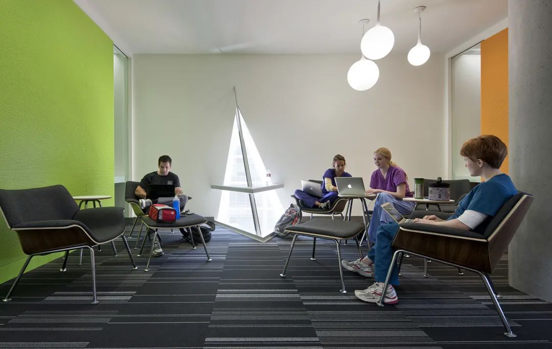 沙漠峡谷中的健康科学教育大楼丨CO Architects-36