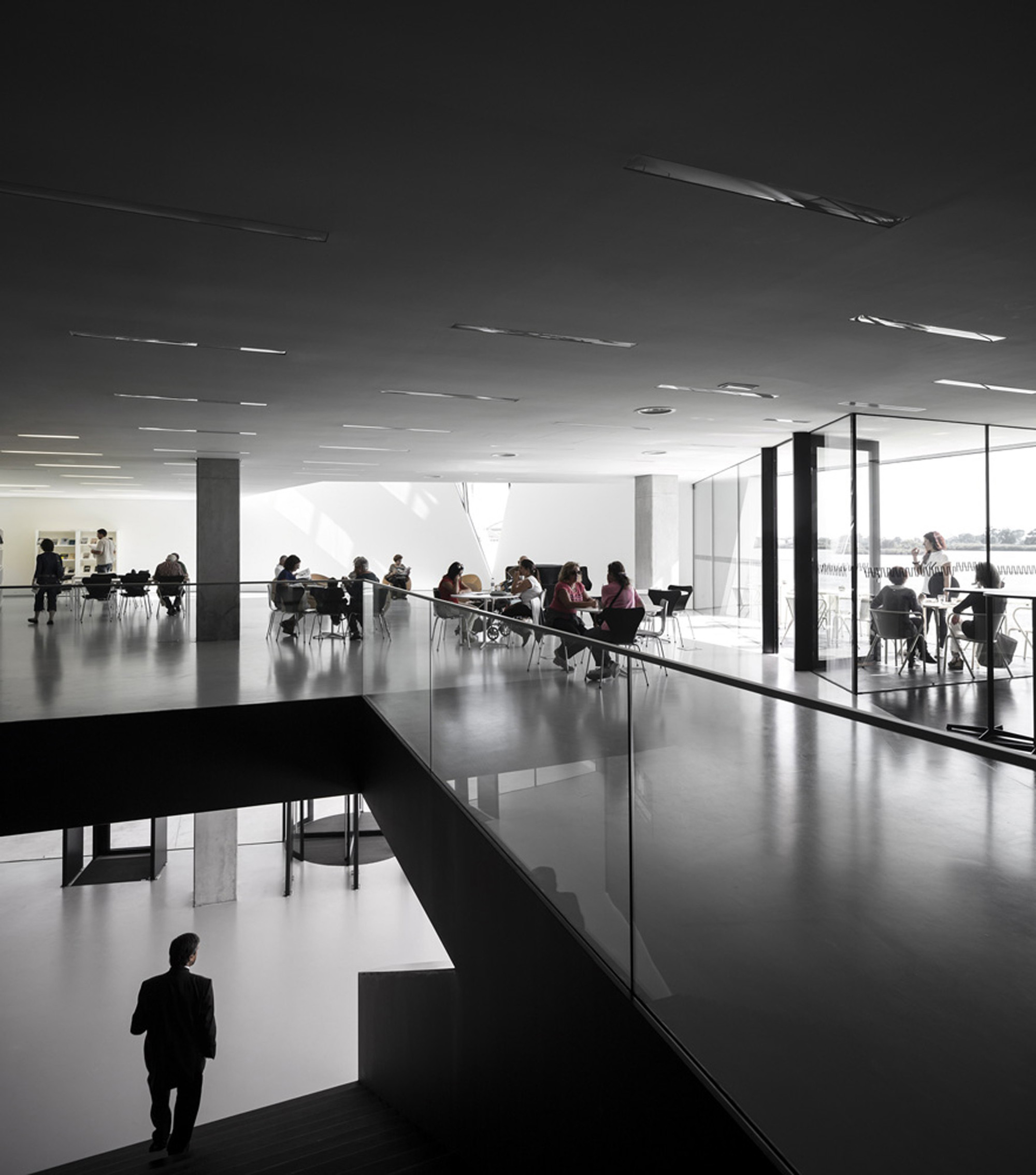 Vila Franca de Xira Municipal Library / Miguel Arruda Arquitectos Associados-30