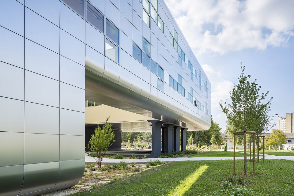 普瓦提埃大学中心医院行政中心 · 现代简约设计-12