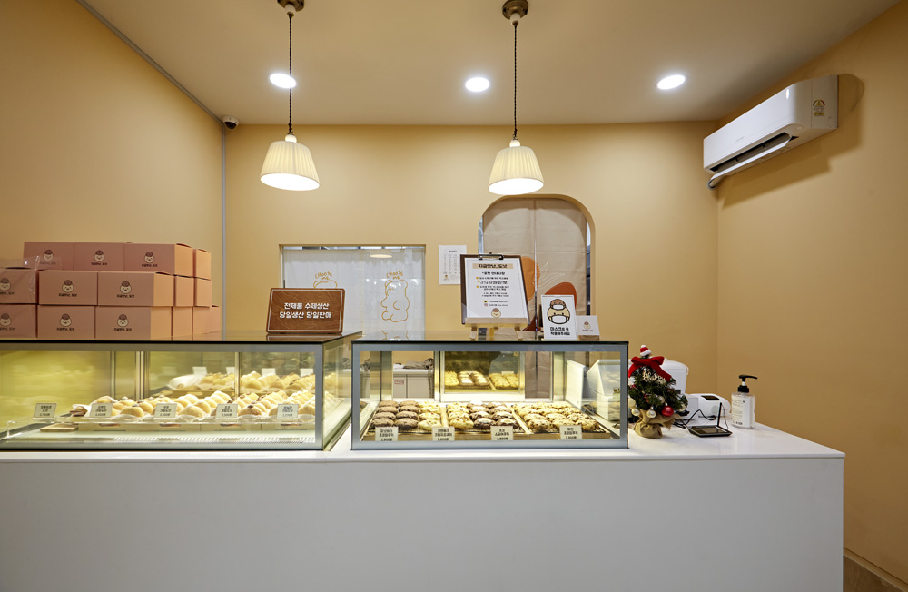 温馨舒适！贝克顿 10 平米甜点专卖店，感受家的氛围-4