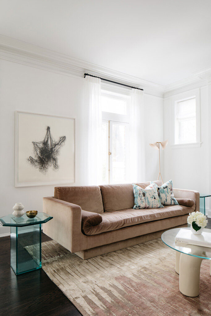 芝加哥奇幻住宅 | 黑色天花板与精致设计家具的完美结合-29