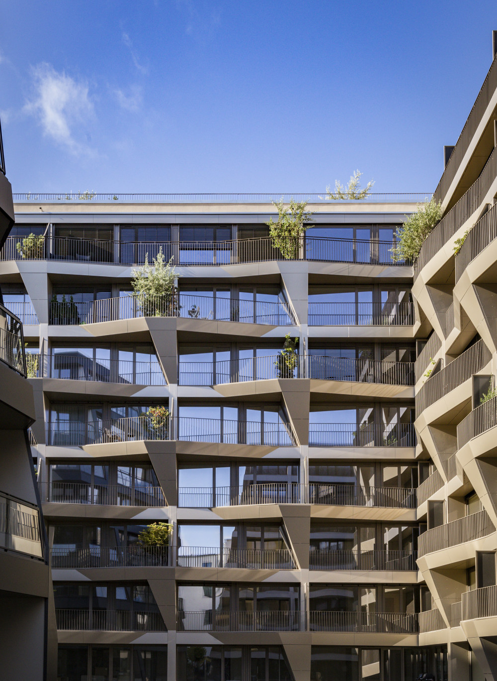 柏林查理住宅小区,梯田状雕塑阳台设计-49