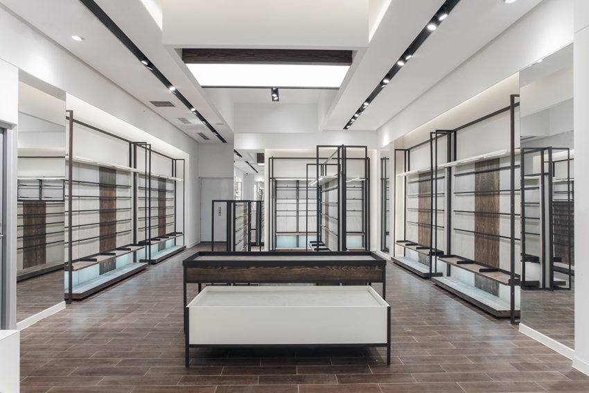 成都热风太古里形象店 | 突破传统，打造深色时尚空间-21