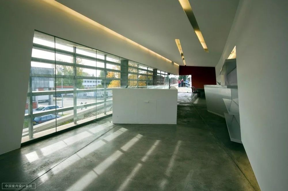 Vitra Fire Station——Zaha Hadid 的室内设计魅力-4