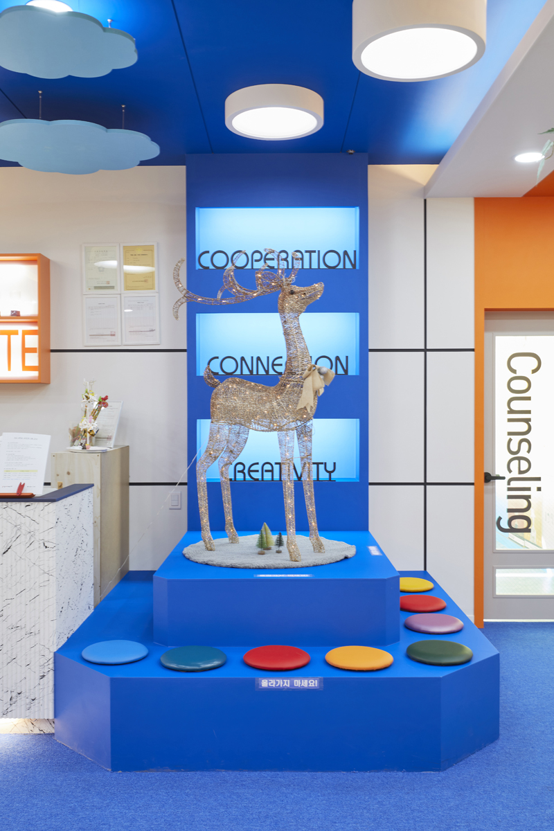 70 平米数学学院，色彩点亮空间-10