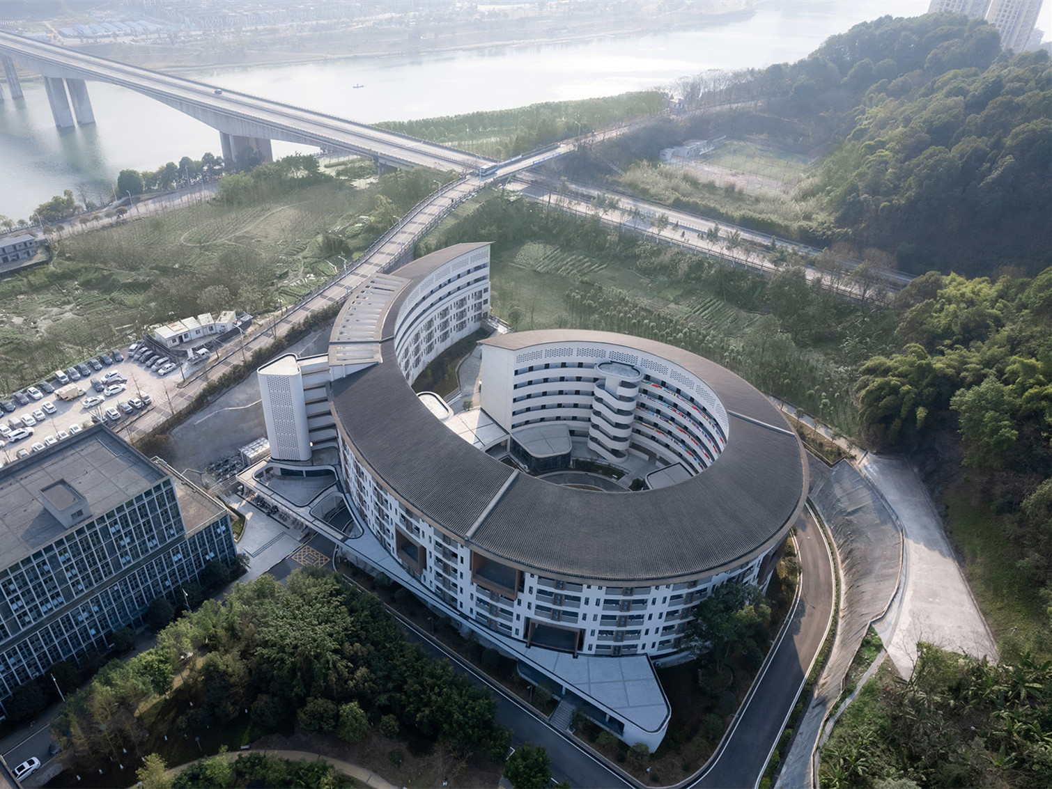 重庆移通学院南湖书院丨中国重庆丨上海意构建筑设计-3