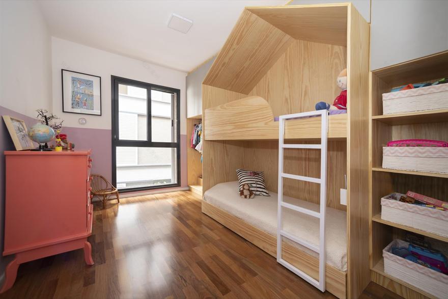 复古公寓翻新 | 多功能设计与自然元素的完美结合-11