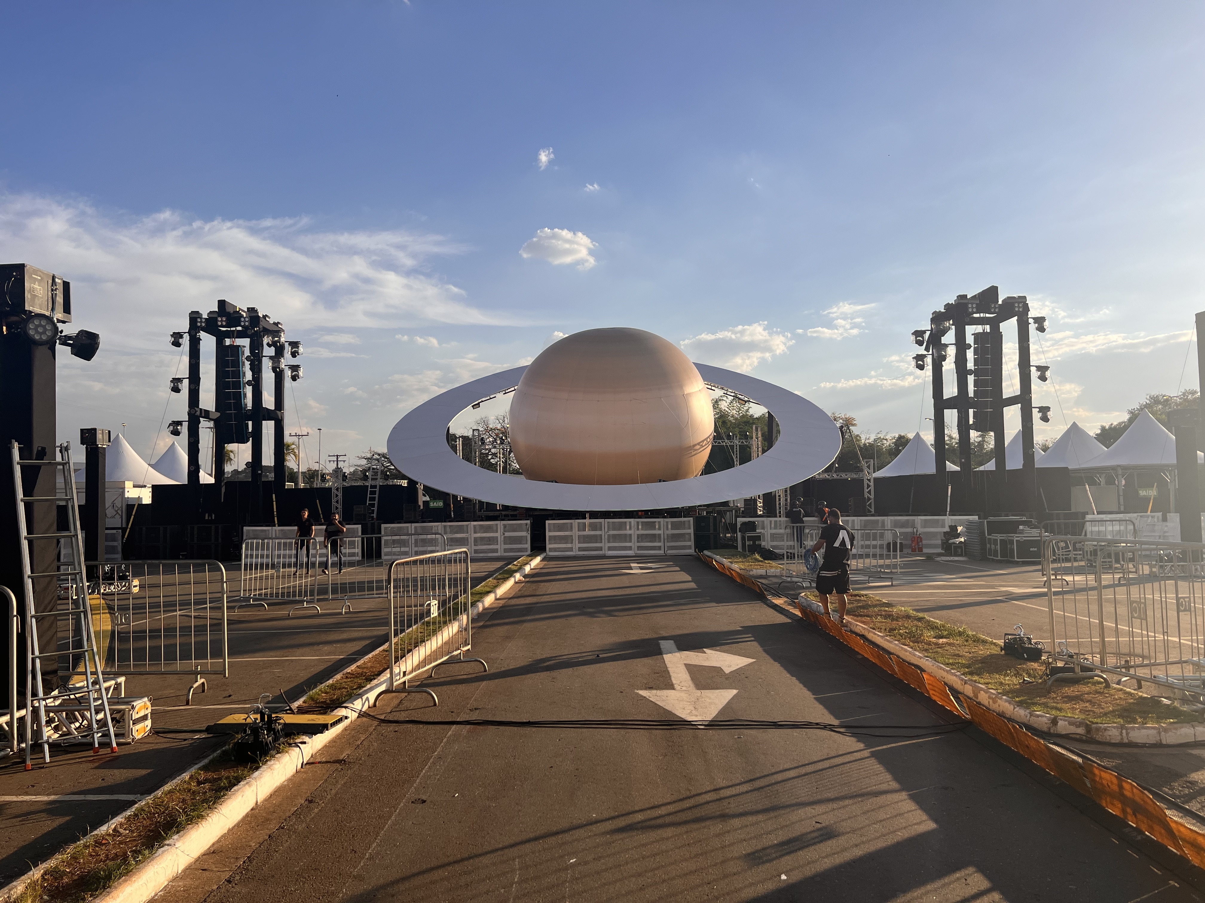 ABSTRACT SATURNO 2023-50