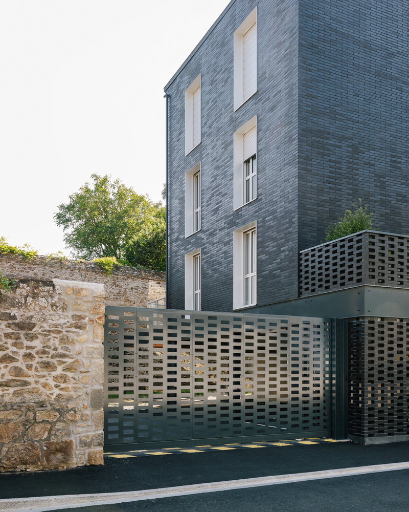 圣马洛港口边的现代马洛式建筑-24