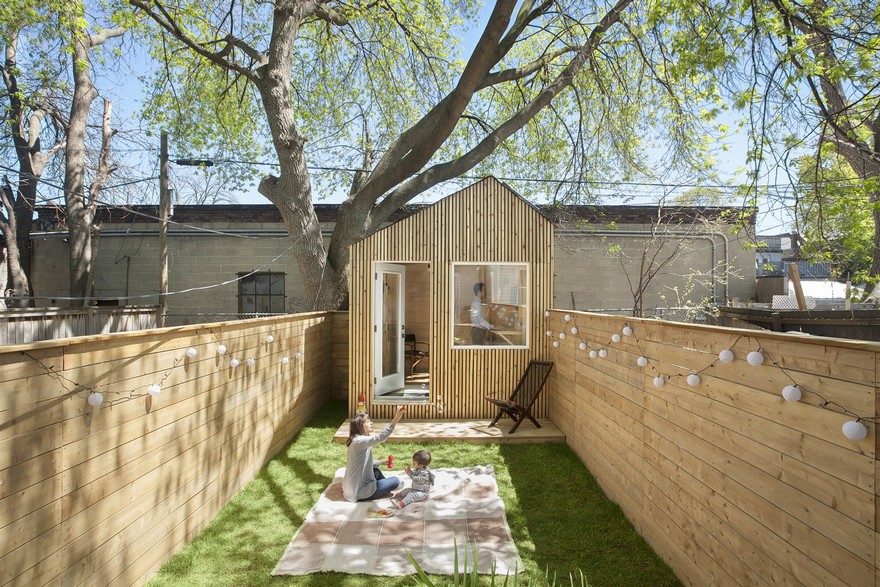 Garden Studio Nestled in the Backyard of a Toronto Home-23