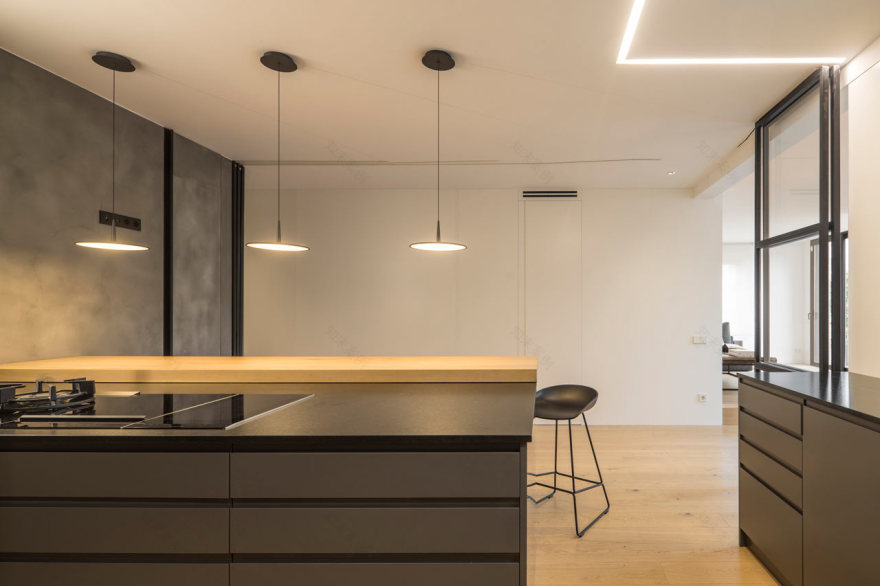 A Barcelona Penthouse Grounded in Natural Light and Black Accents-11