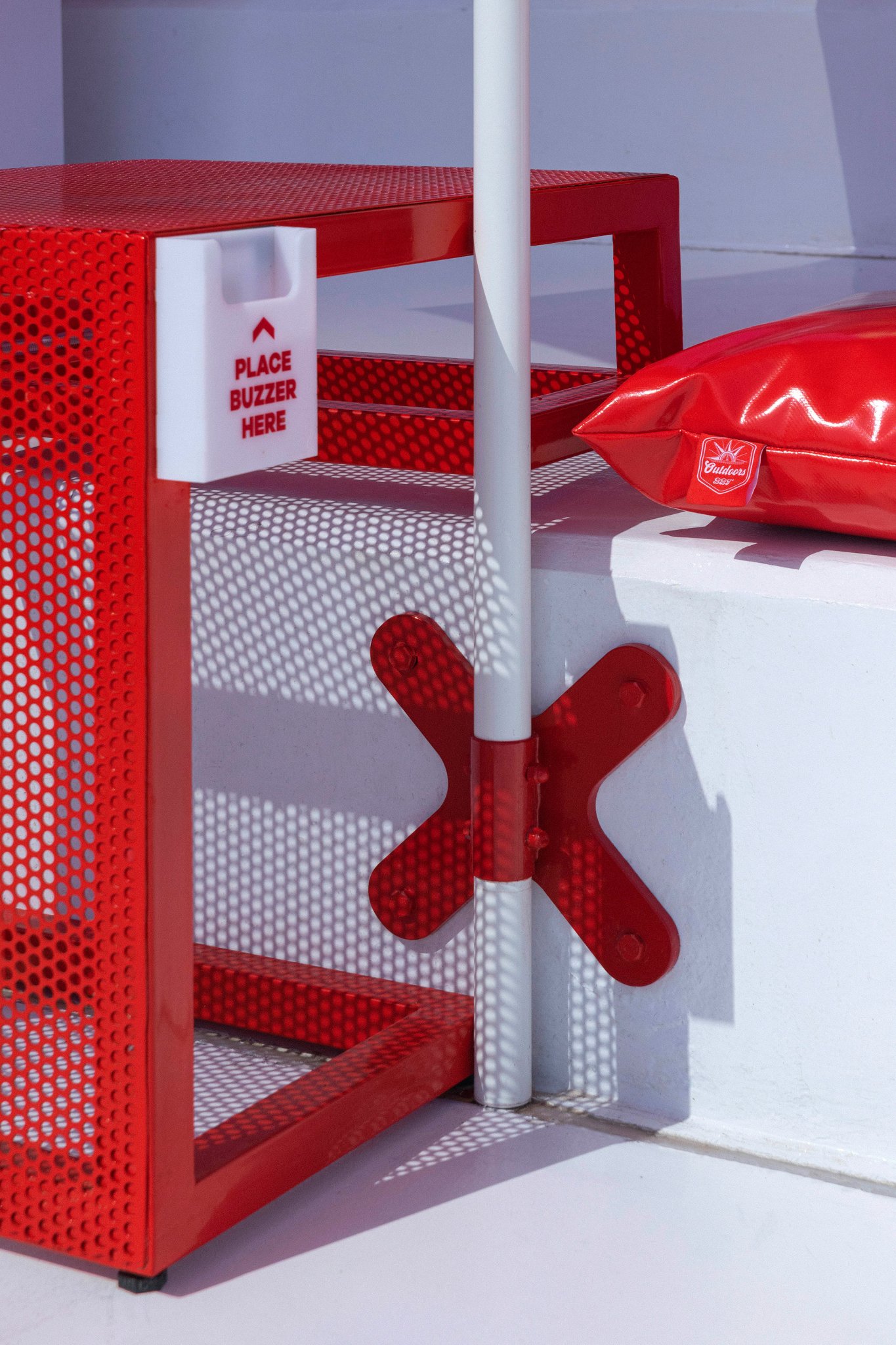 废弃集装箱变身高颜值快闪店丨Weft-12