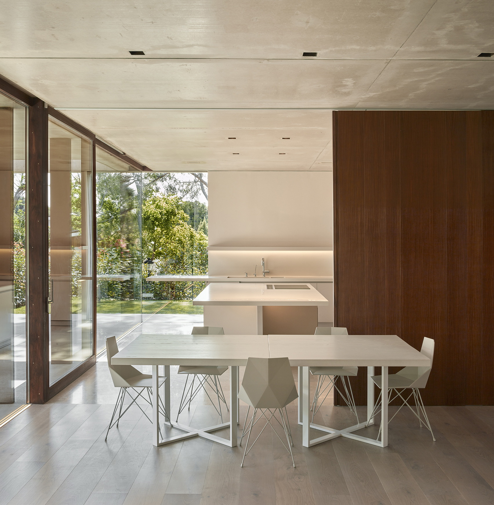 house in the pine forest-18