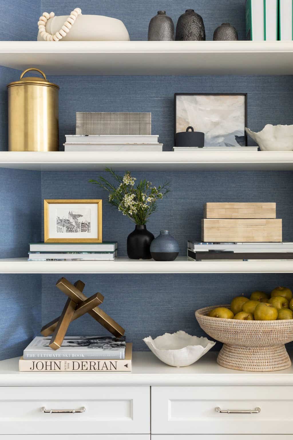 Take a tour of an Illinois dream home with bright and airy living spaces-10