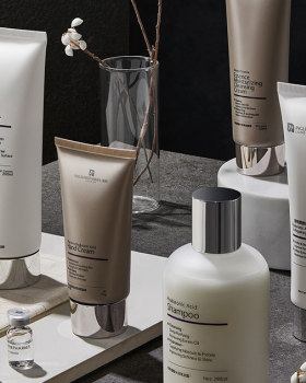 英树 × 有食间｜一组精致高雅氛围的护肤品创意拍摄