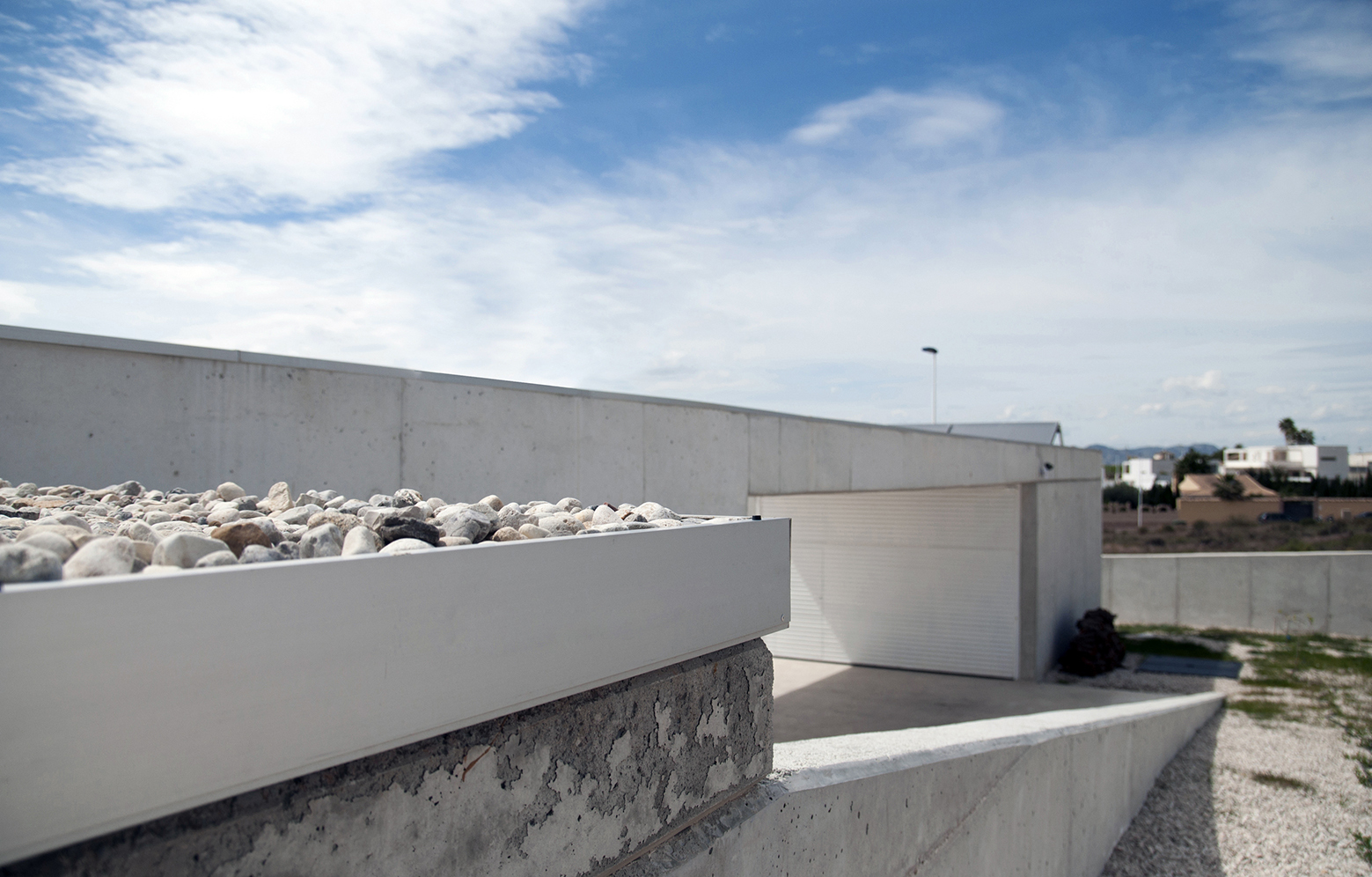 西班牙 Los Conejos II 别墅 | 融入自然的绿色建筑设计-21